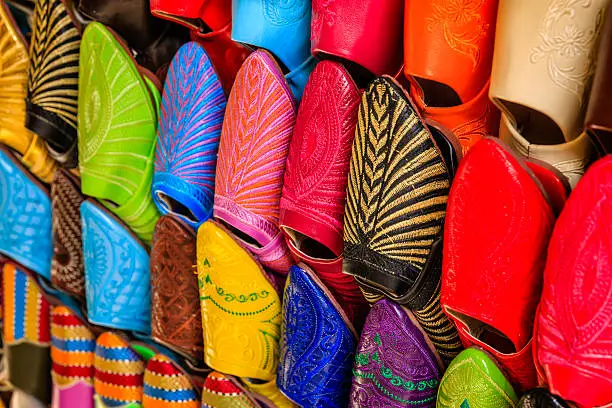 阿拉伯书法课程，导师展示书法技巧